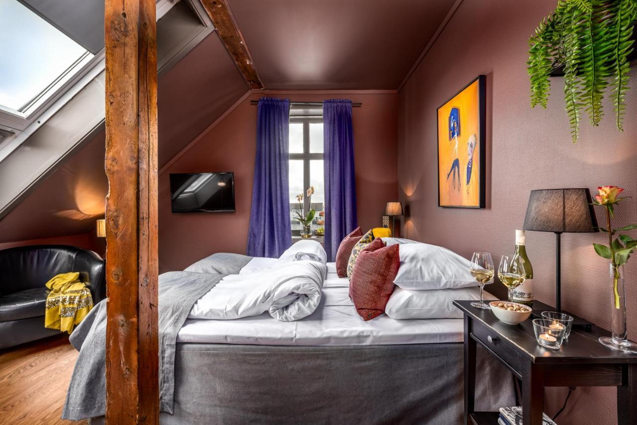 Knutholmen Hotell Kalvåg Exteriör bild
