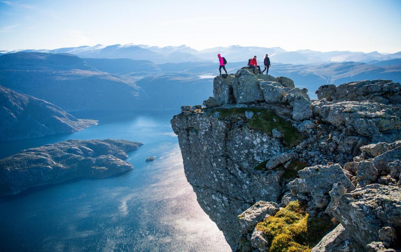 Knutholmen Hotell Kalvåg Exteriör bild