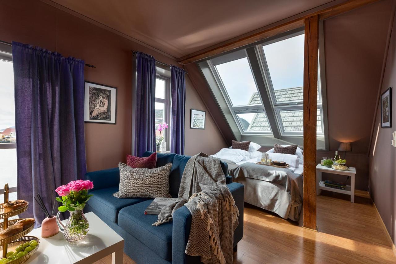 Knutholmen Hotell Kalvåg Exteriör bild