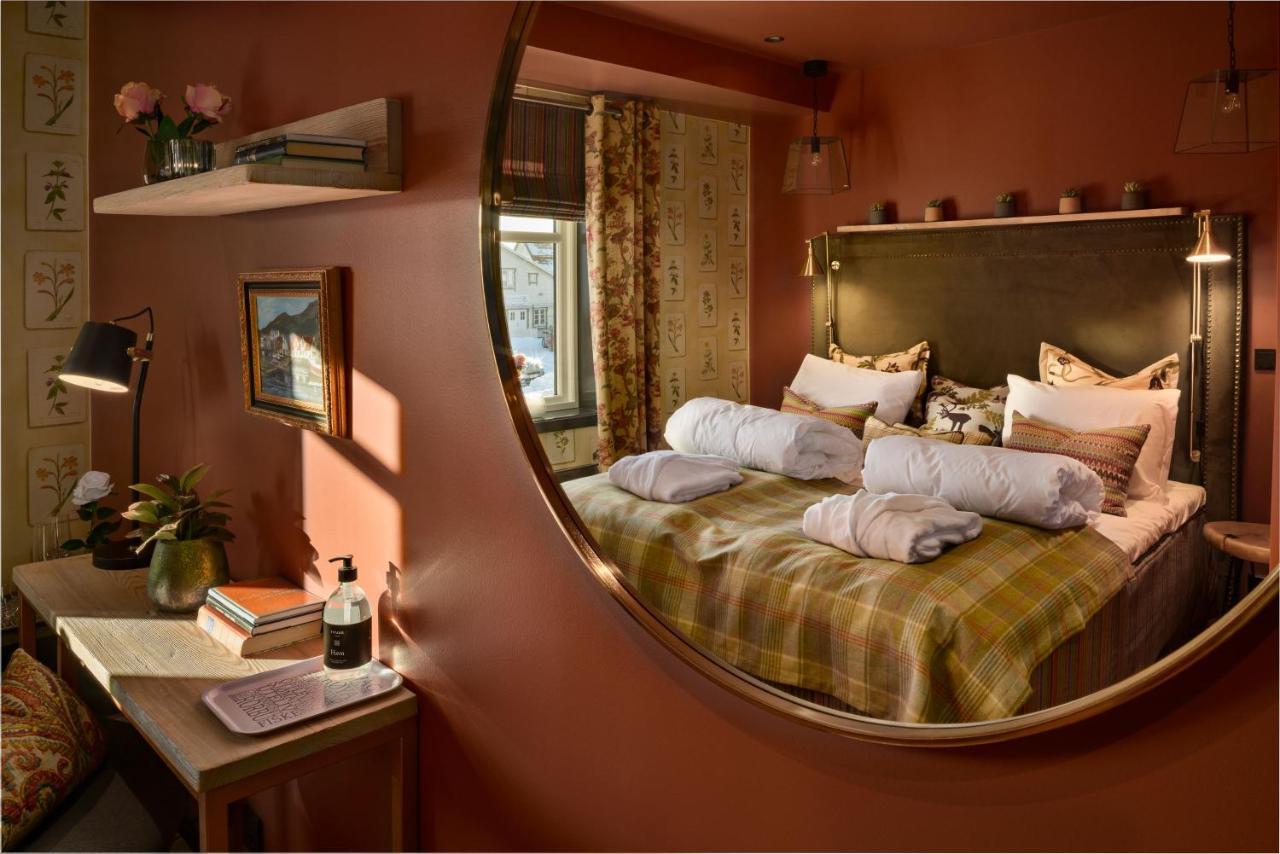 Knutholmen Hotell Kalvåg Exteriör bild