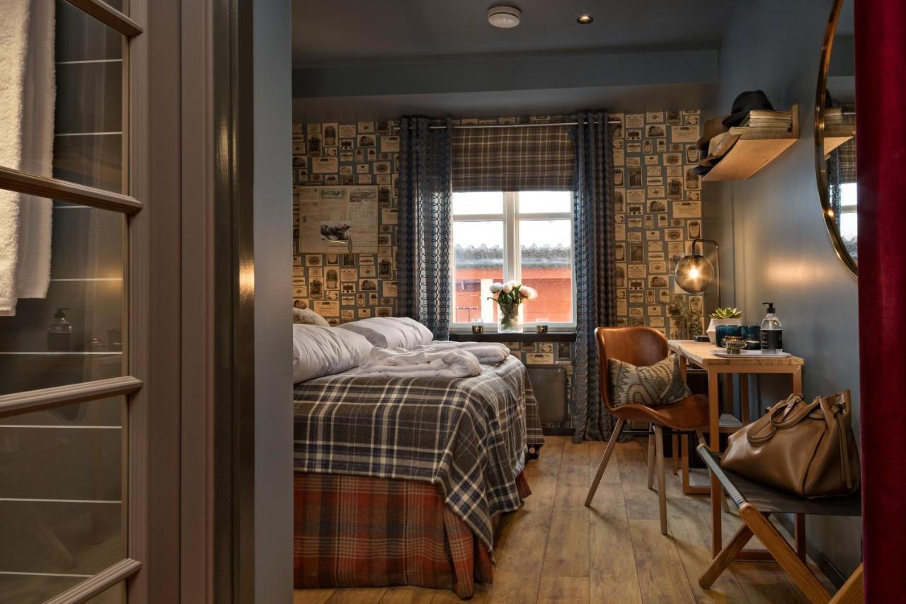 Knutholmen Hotell Kalvåg Exteriör bild