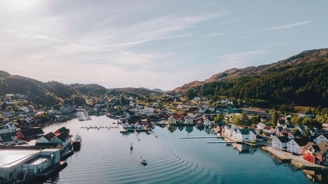 Knutholmen Hotell Kalvåg Exteriör bild
