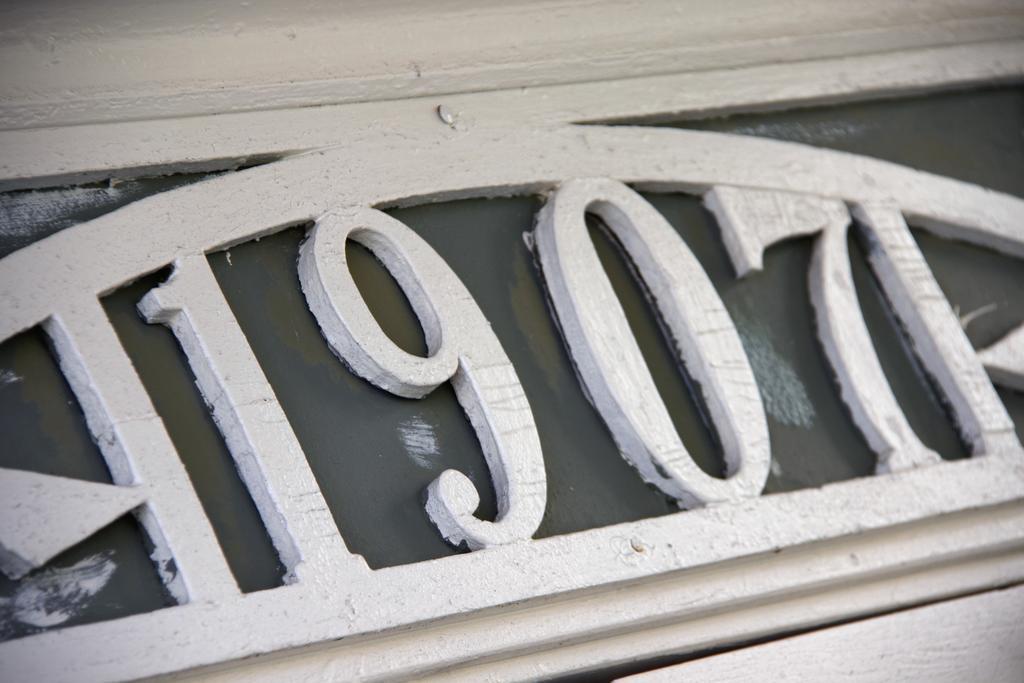 Knutholmen Hotell Kalvåg Exteriör bild
