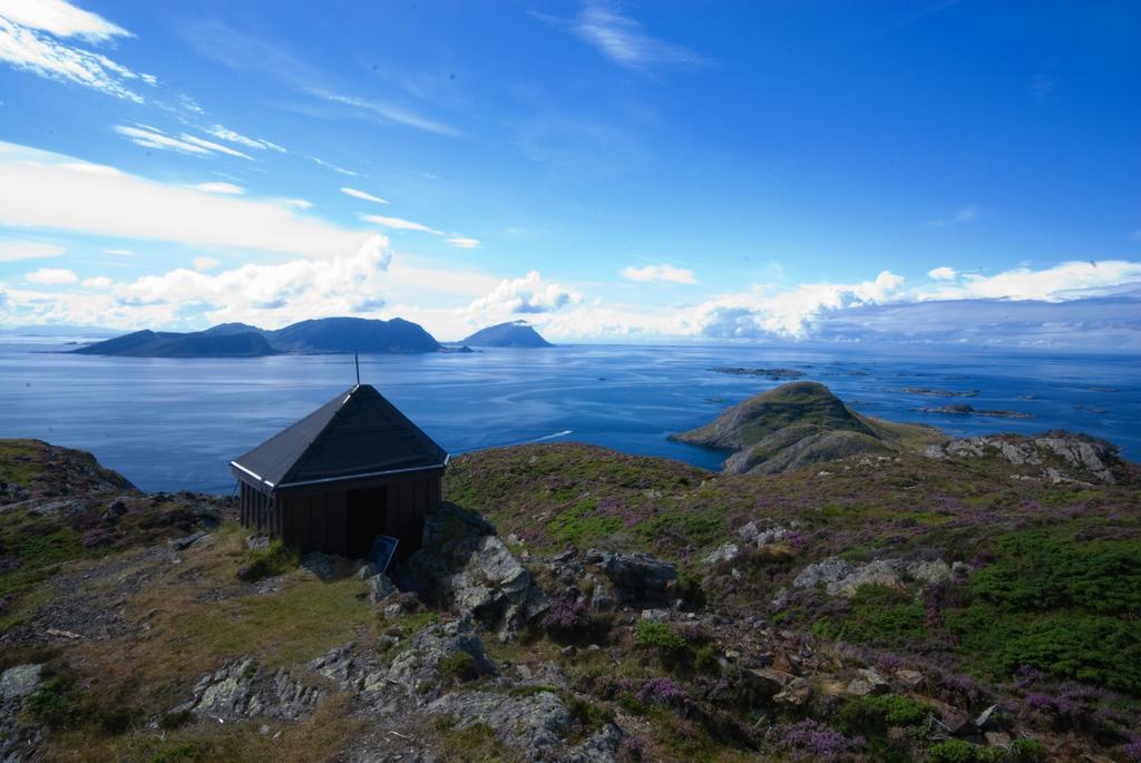 Knutholmen Hotell Kalvåg Exteriör bild