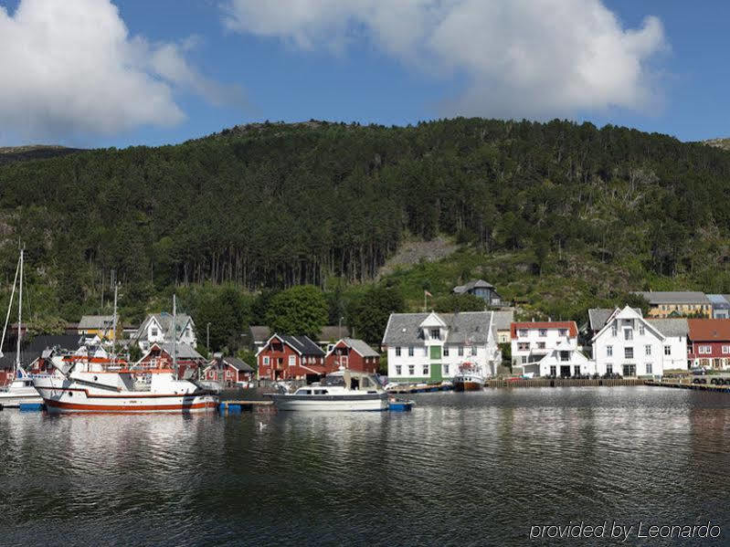 Knutholmen Hotell Kalvåg Exteriör bild