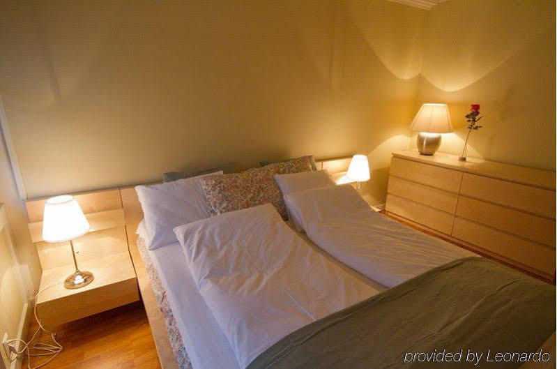 Knutholmen Hotell Kalvåg Exteriör bild